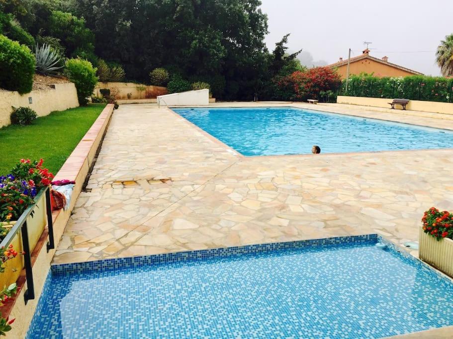 Apartamento Les Hibiscus Saint-Mandrier-sur-Mer Exterior foto